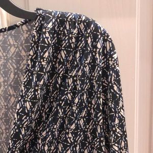 Liz Claiborne v-neck NWT, navy and black pattern